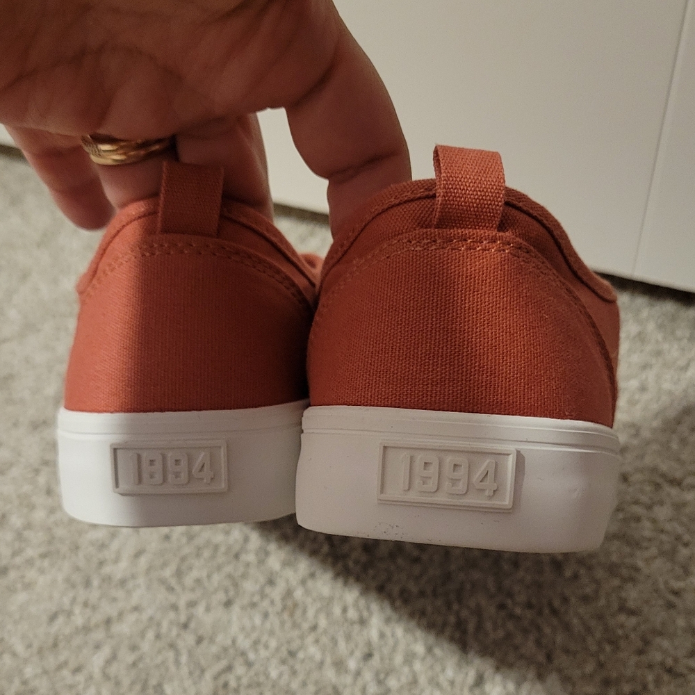 Slip ons - Picture 3 of 6